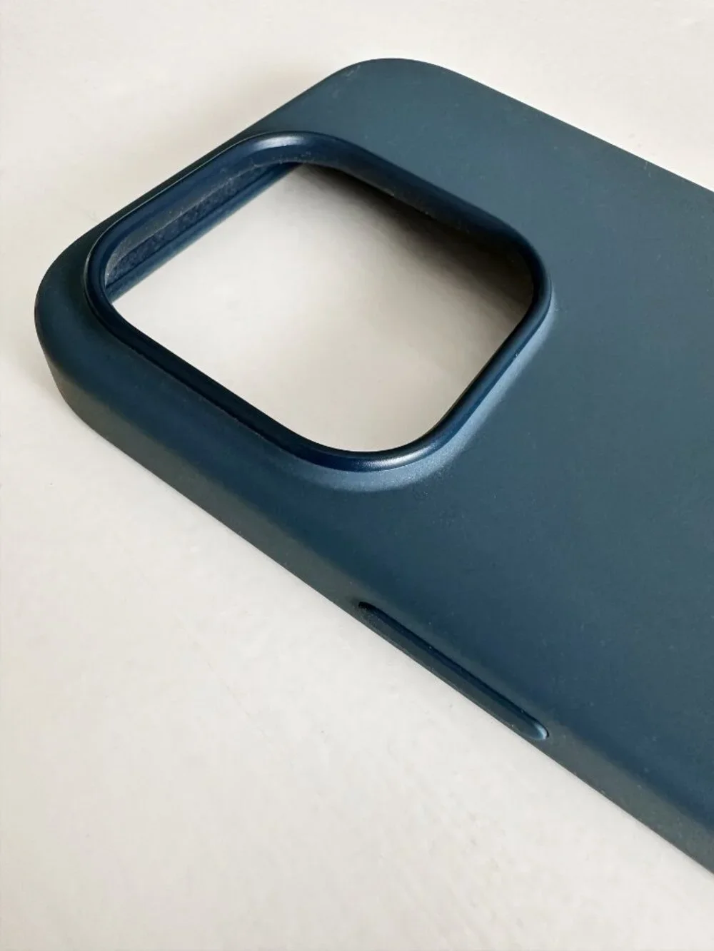 iPhone 14 Pro Silicone Case in Storm Blue